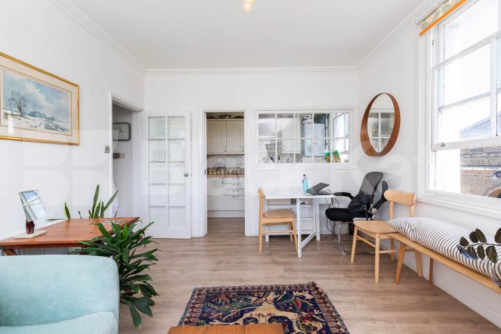 Modern two bed minutes to camden tube and regents park  Delancey Street, Camden